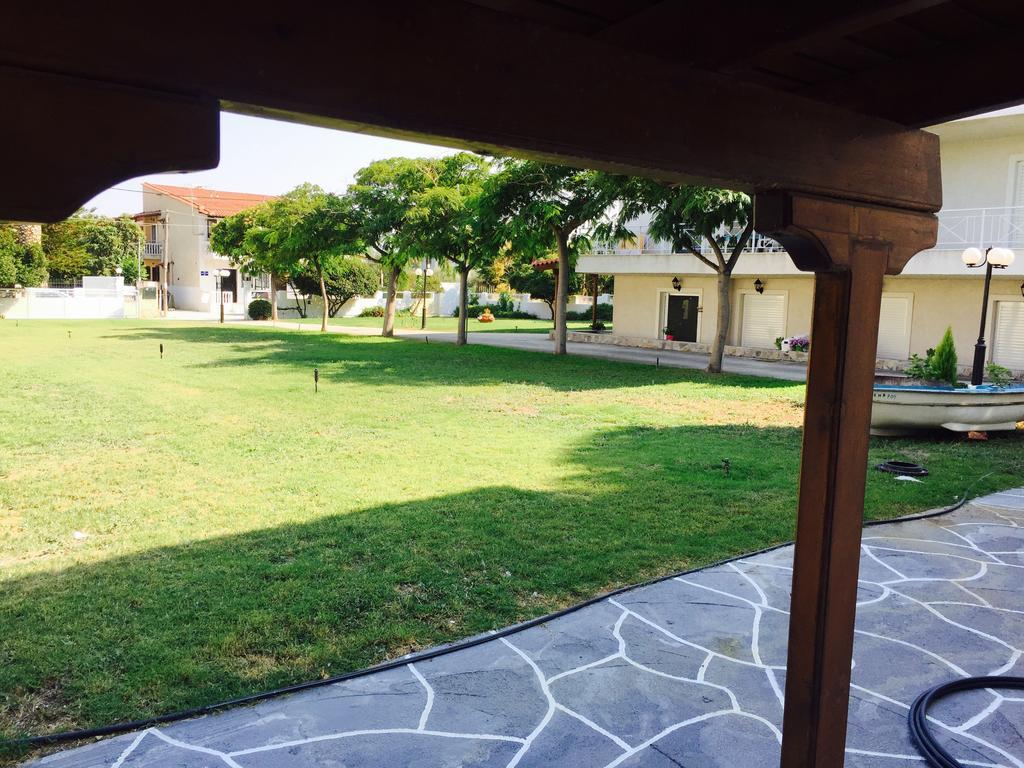 Phoenix Beachside Condos Kokkonion Bagian luar foto